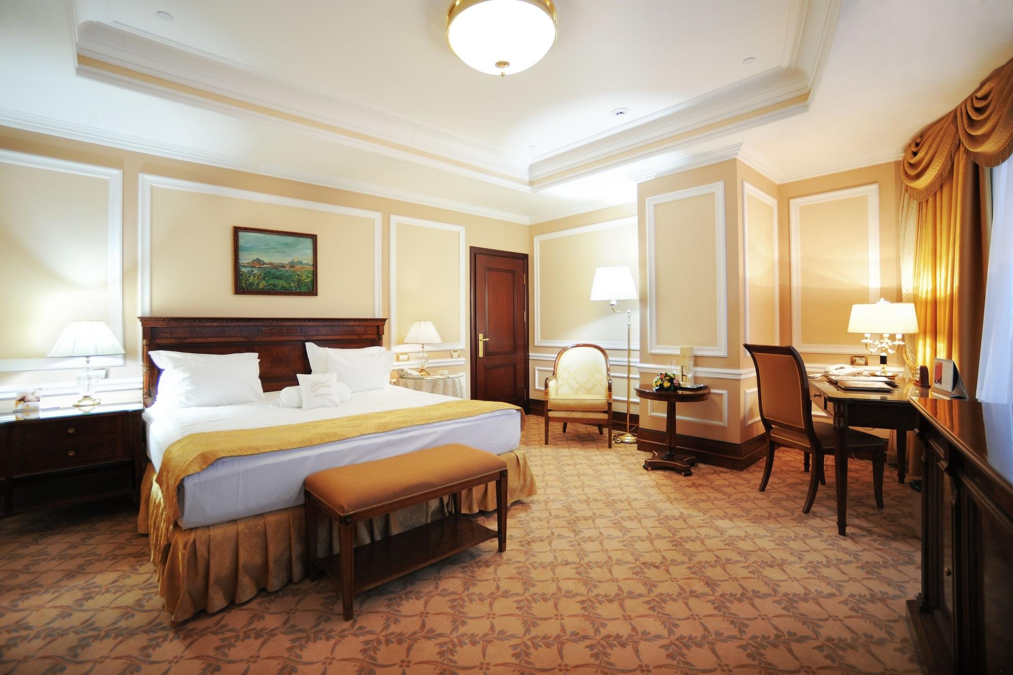 Nobil Luxury Boutique Hotel Chişinău Esterno foto