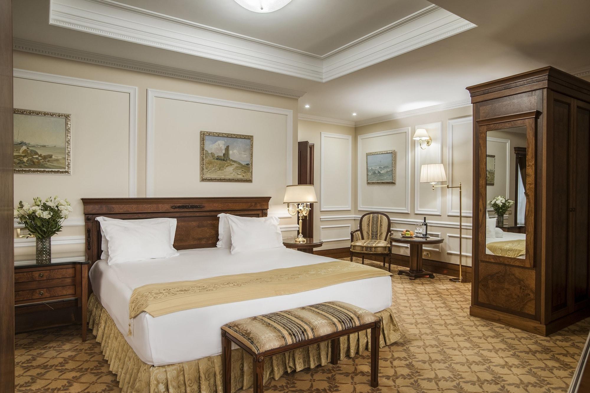 Nobil Luxury Boutique Hotel Chişinău Esterno foto