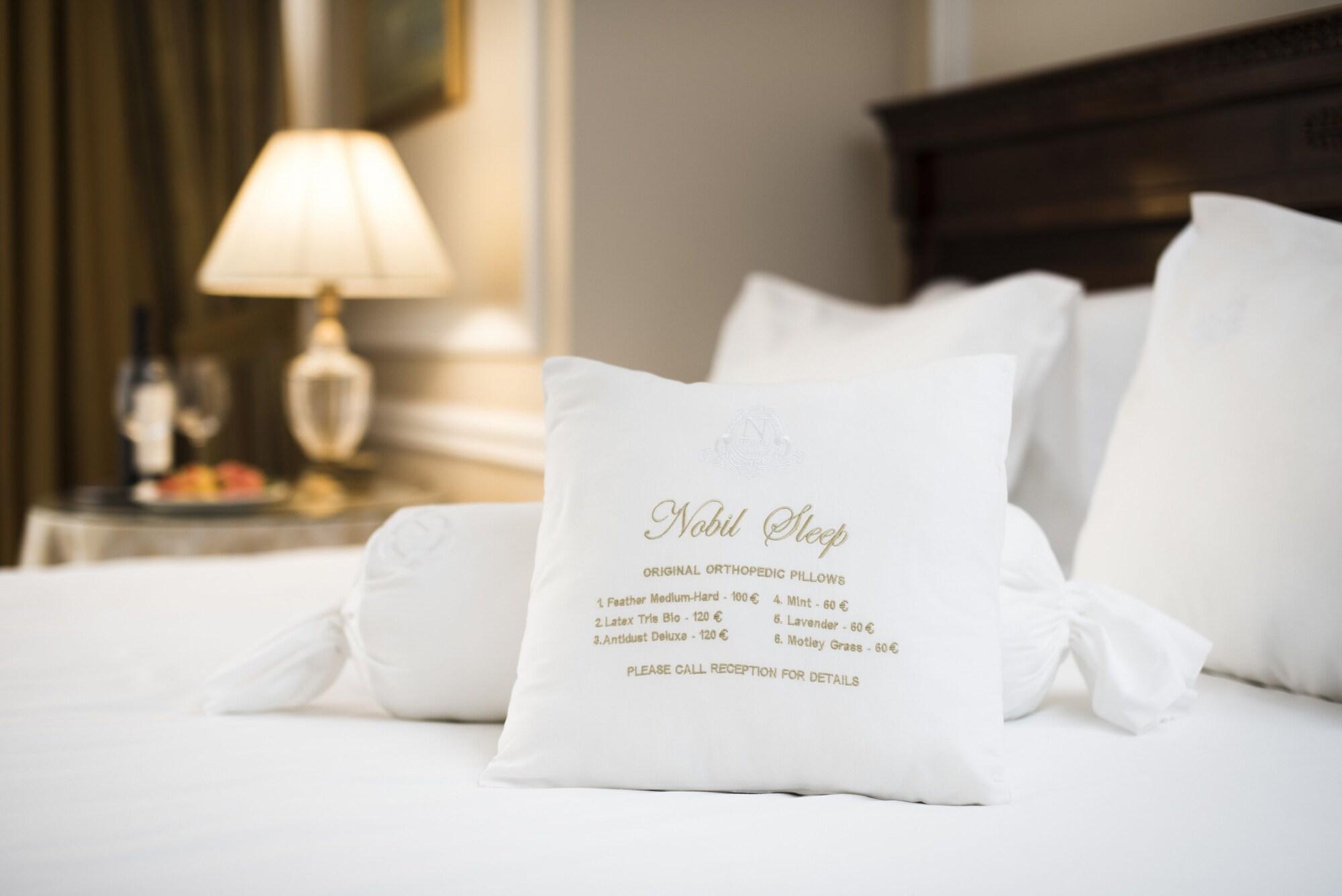 Nobil Luxury Boutique Hotel Chişinău Esterno foto