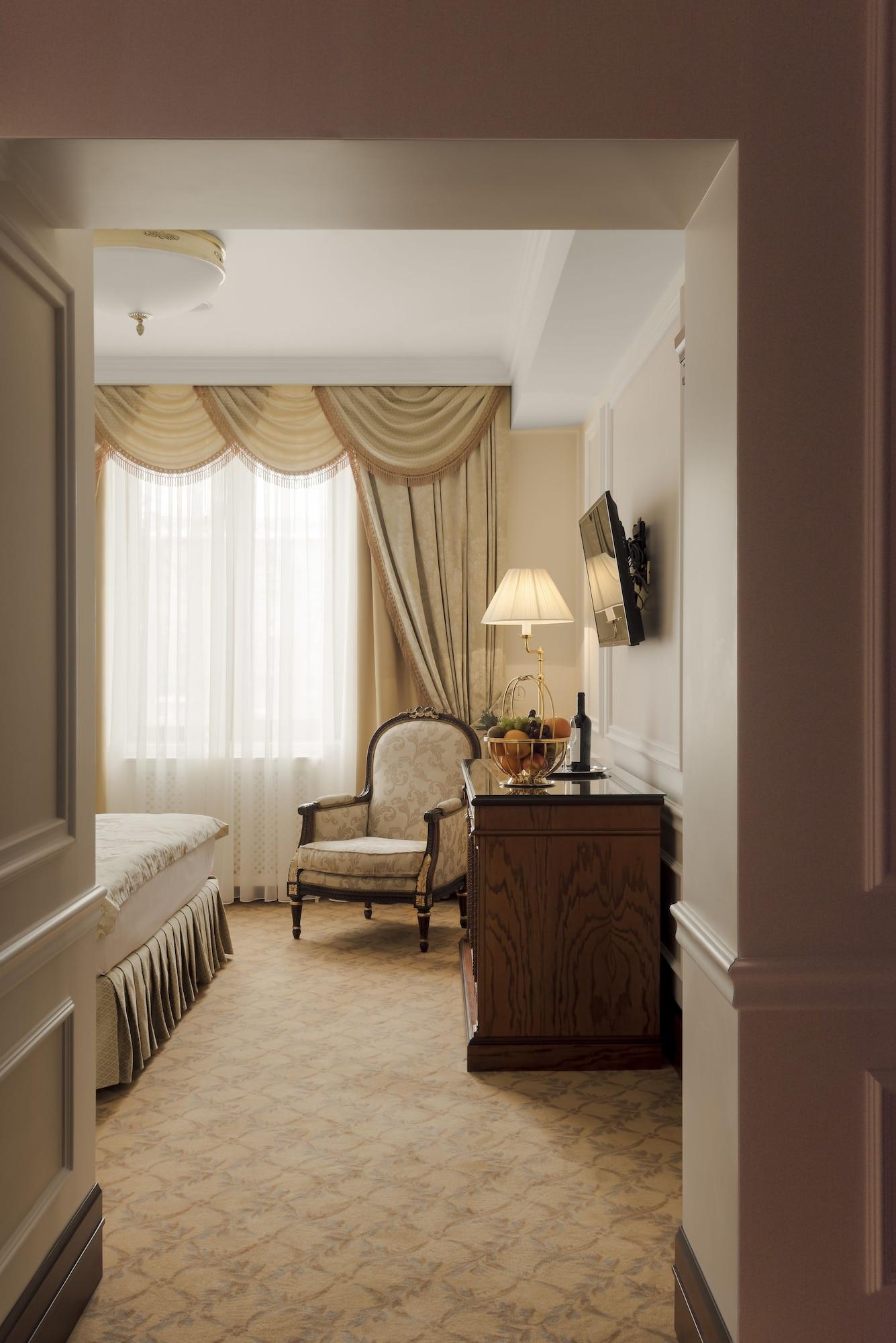 Nobil Luxury Boutique Hotel Chişinău Esterno foto