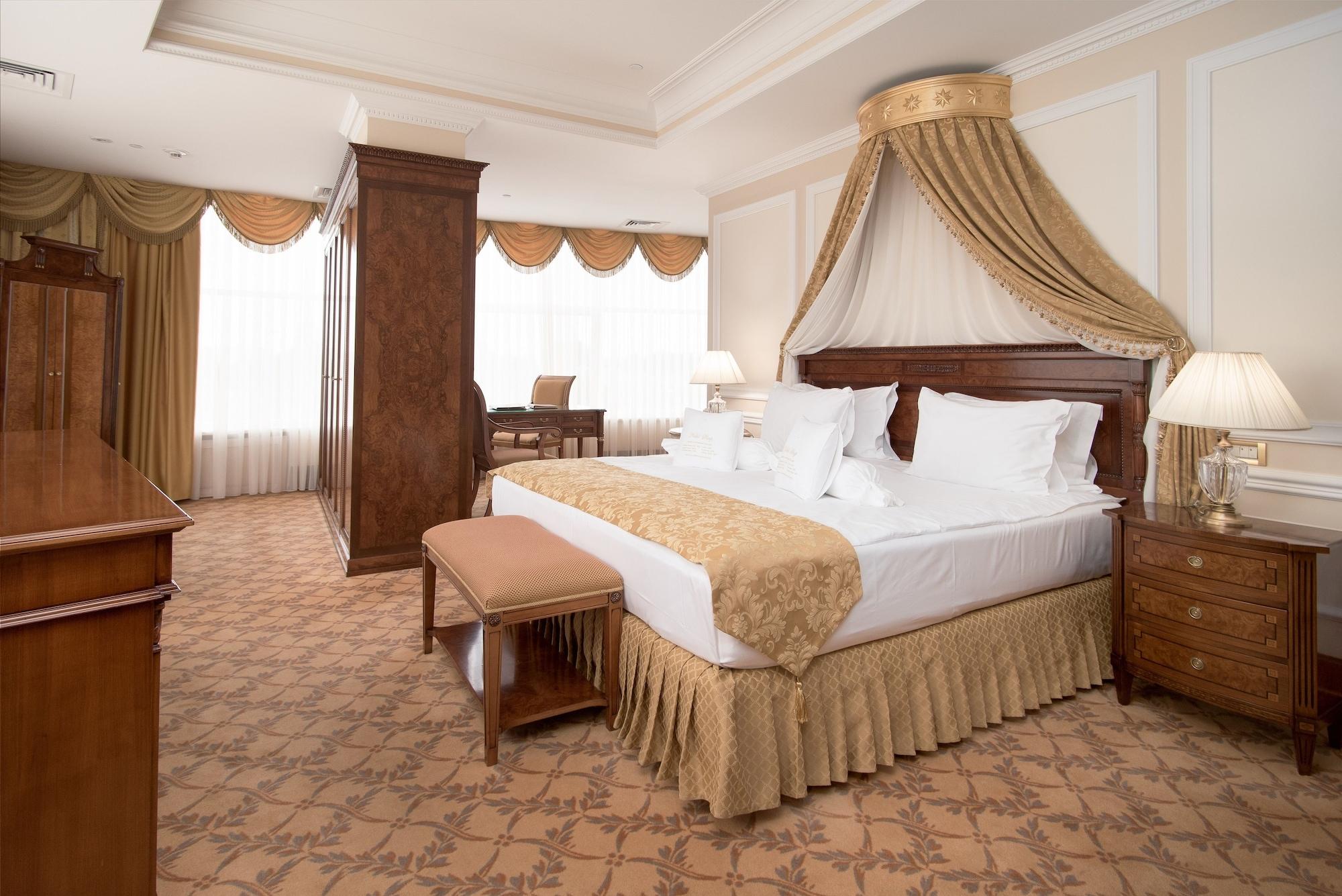 Nobil Luxury Boutique Hotel Chişinău Esterno foto