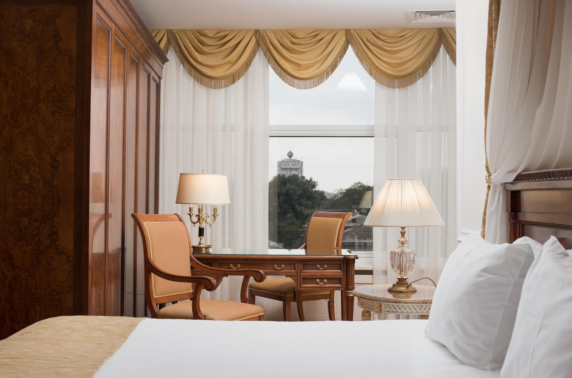Nobil Luxury Boutique Hotel Chişinău Esterno foto