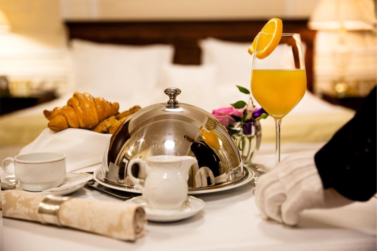 Nobil Luxury Boutique Hotel Chişinău Esterno foto